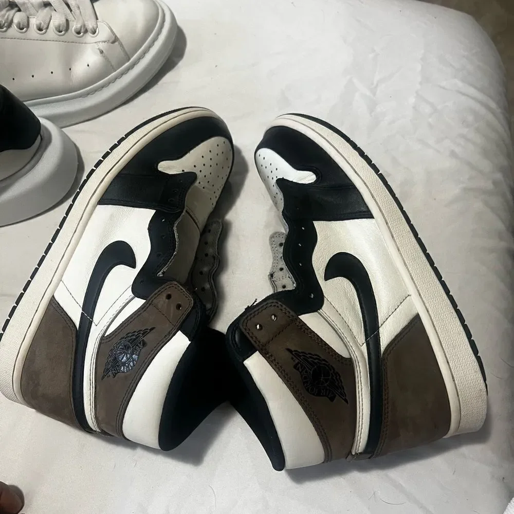 Jordan 1 mocha 9.5 Travis Scott Nike dunk
